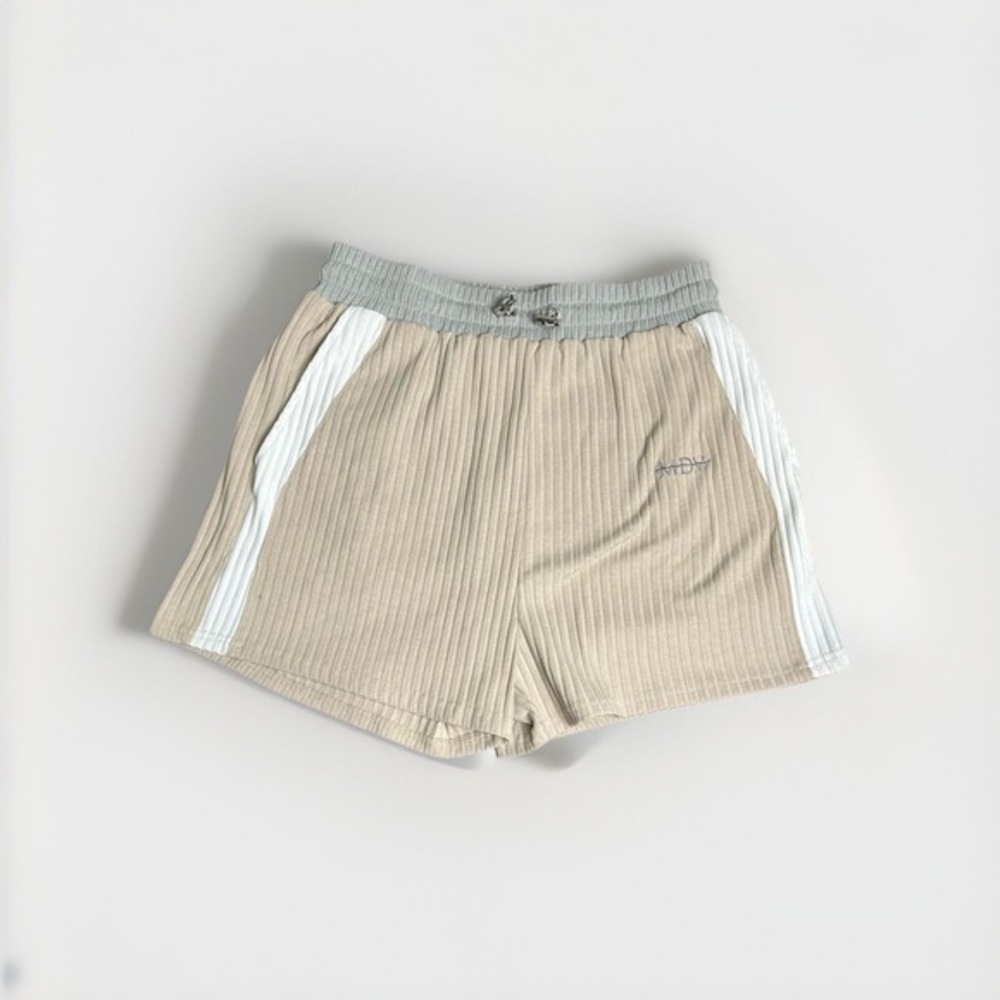 maniere de voir Designer shorts Women's‎ Tan, Gray,white Size-10
